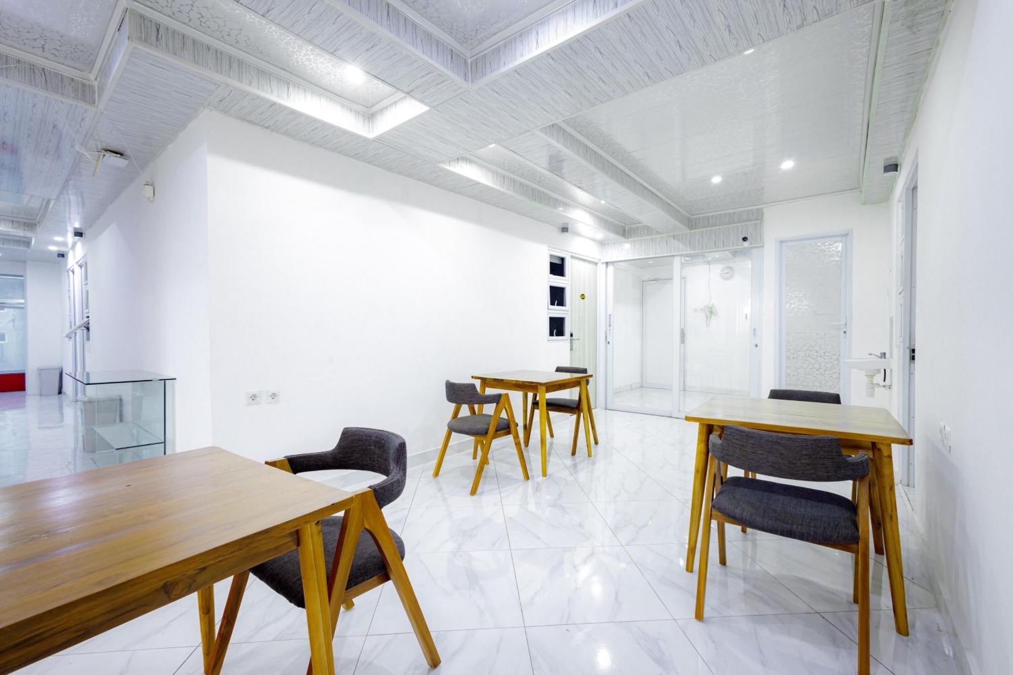 Urbanview Hotel Kota Tua Jakarta Ngoại thất bức ảnh